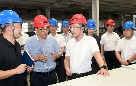 全面優(yōu)化中小企業(yè)服務(wù)體系 精準(zhǔn)助力民營(yíng)經(jīng)濟(jì)高質(zhì)量發(fā)展丨紹興市副市長(zhǎng)、上虞區(qū)委書(shū)記魯霞光來(lái)聚英調(diào)研指導(dǎo)工作